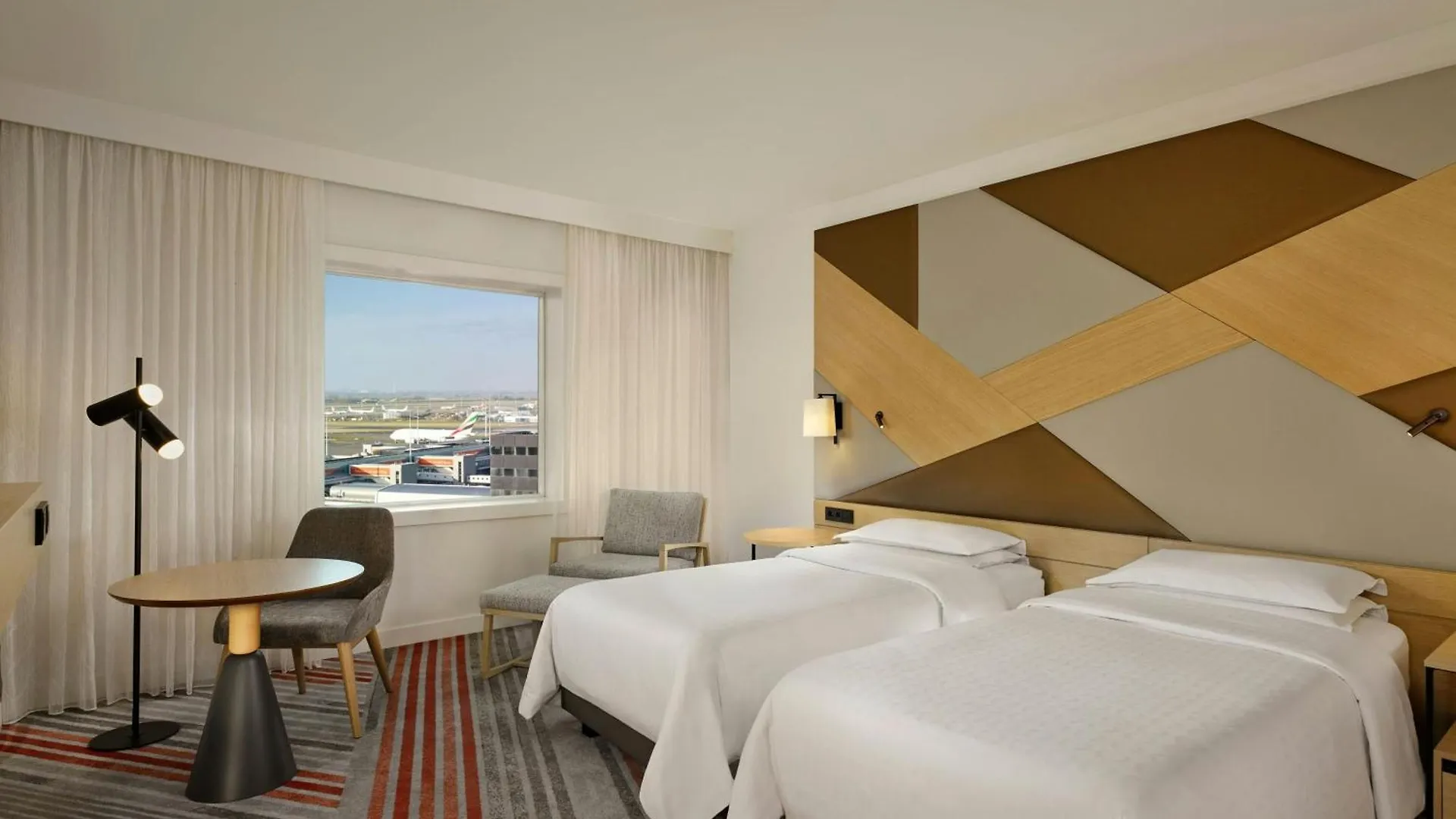 Sheraton Amsterdam Airport Hotel And Conference Center Схипхол