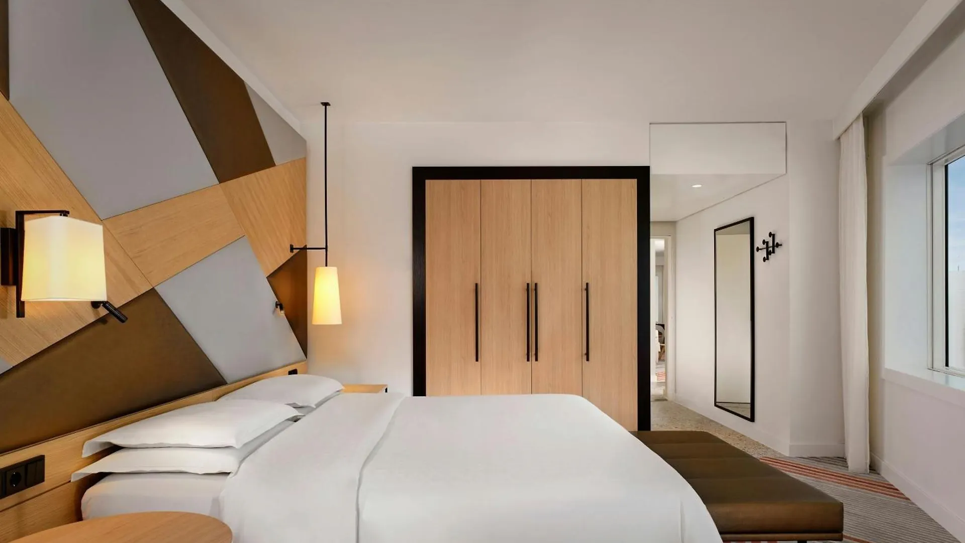 Sheraton Amsterdam Airport Hotel And Conference Center Схипхол