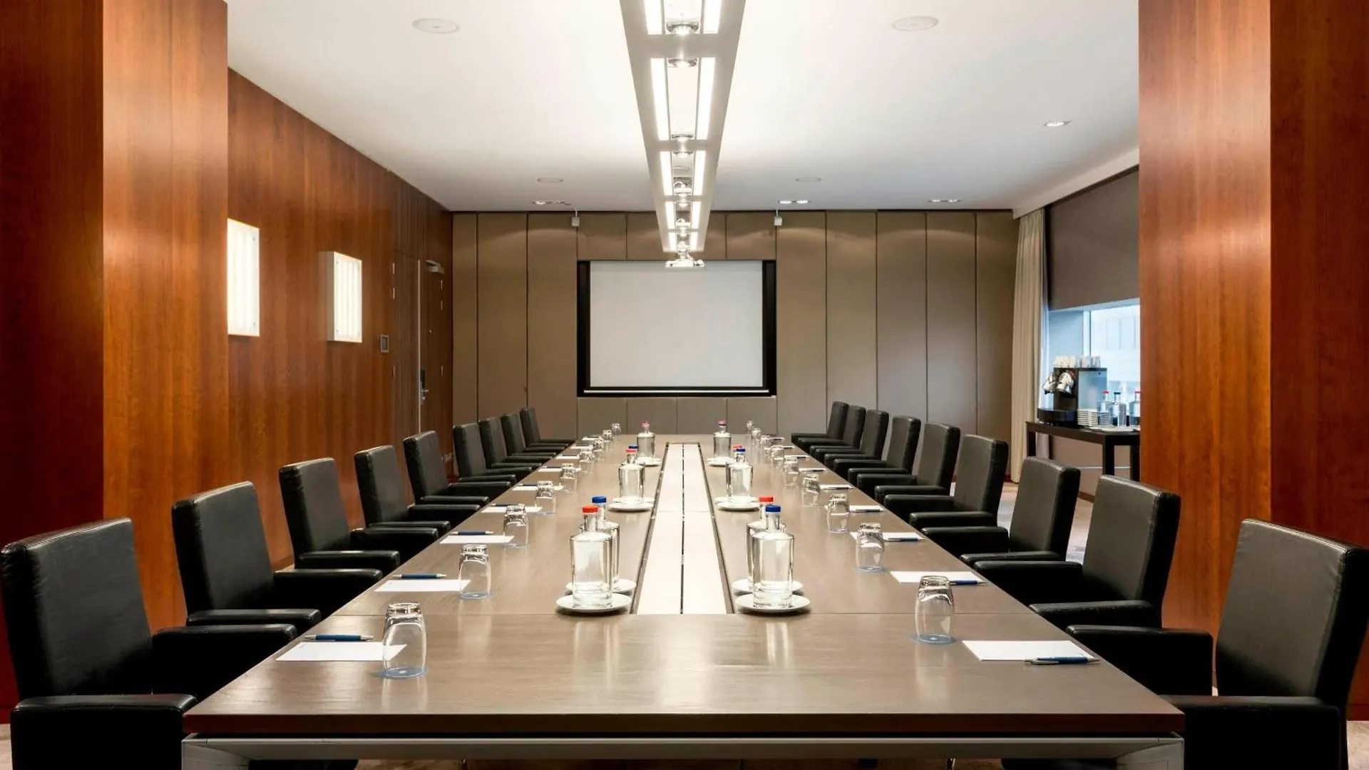 Sheraton Amsterdam Airport Hotel And Conference Center Схипхол
